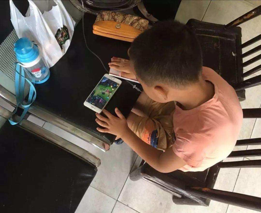 把手机游戏全卸载，孩子就没得玩了？图样图森破！！