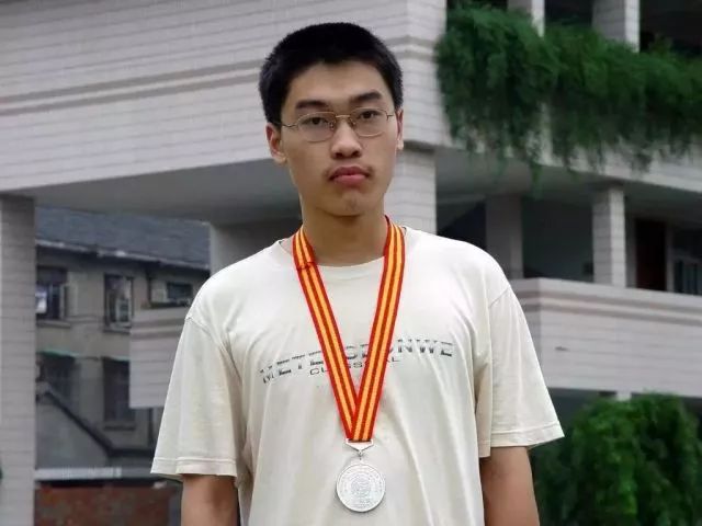 他因数学“太差”学编程,竟学成了清华学霸!谷歌脸书抢着要 他因数学“太差”学编程,竟学成了清华学霸!谷歌脸书抢着要