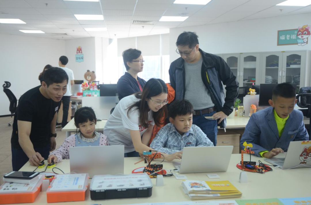 编程猫广州亲子体验课：和孩子一起开启源码世界冒险之旅！