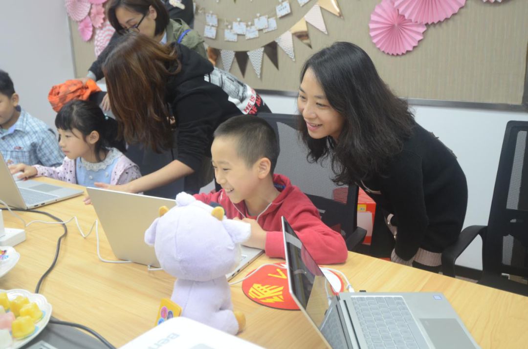 编程猫广州亲子体验课：和孩子一起开启源码世界冒险之旅！